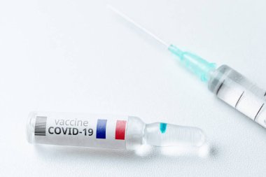 Fransa Cumhuriyeti Fransa cam ampulde Coronavirus covid-19 aşısı geliştirdi.