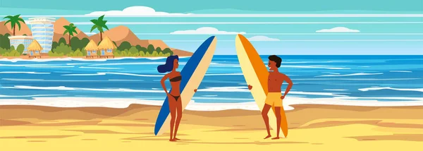 Playa de verano surfistas personajes mujer y hombre con tablas de surf en la costa del mar, palmeras arena surf. Hermoso paisaje tropical paisaje marino bandera vacaciones. Vector aislado estilo de dibujos animados — Archivo Imágenes Vectoriales