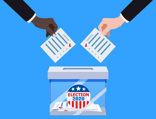 Eleição presidencial dos EUA 2020. Mãos a colocar papéis em branco na caixa de voto transparente, campanha eleitoral. Ilustração isolada do vetor — Vetor de Stock