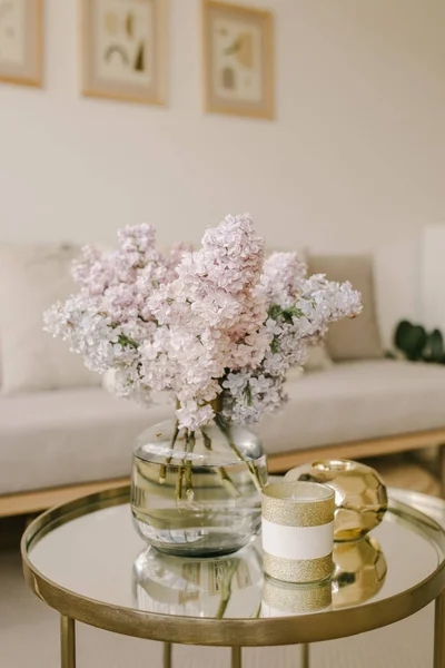 Wonderful lilac in bowl. Stylish light scandinavian flat is on the background — Stock Photo, Image