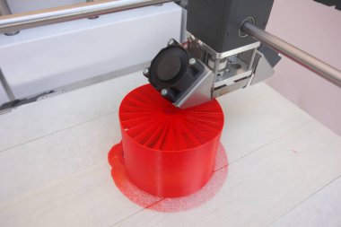 Üç boyutlu baskı makine, modern 3d printerlere harcama maddeler