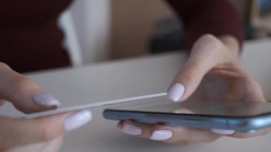 Online banka ile akıllı telefon. Yaşam tarzı.