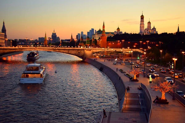 Kremlin Embankment Evening — Stock Photo, Image