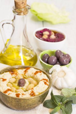Humus ve falafel sarımsak ve nane ile