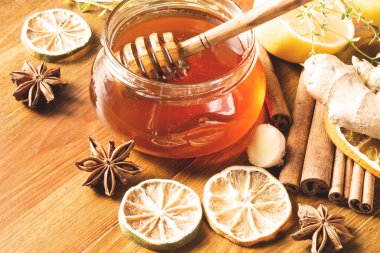 Otlar ve baharatlar ile tatlım