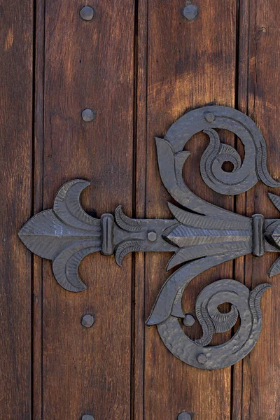 Vintage Manacle Massive Wooden Door — Stock Photo, Image