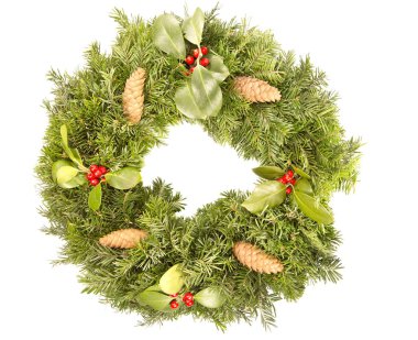 Beyaz arkaplanda Noel çelengi