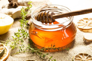 Kekik ve zencefil ile tatlım