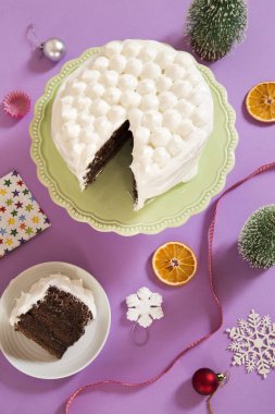 Torte krem ve tatil dekorasyon ile