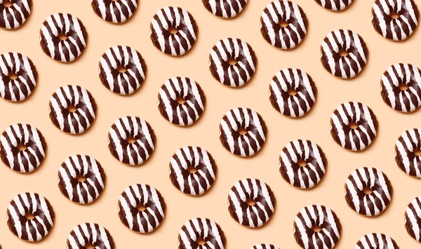 Padrão de donuts de chocolate — Fotografia de Stock