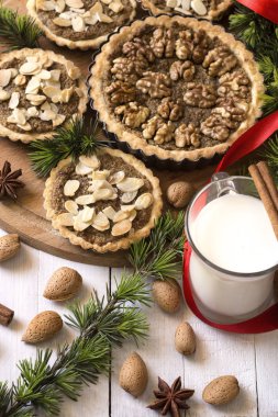 Badem ve fındıklı tart 