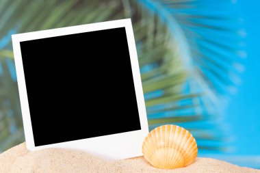 Boş bir vintage fotoğrafla yaz arkaplanı