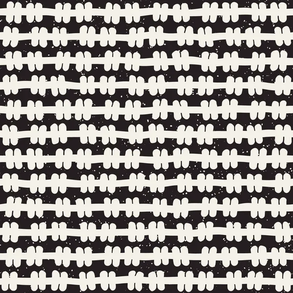 Elle çizilmiş çizgiler seamless grungy modeli. Soyut geometrik yinelenen kiremit doku siyah beyaz.