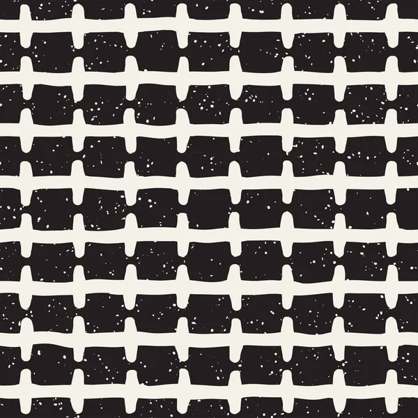 Elle çizilmiş stil etnik seamless modeli. Grungy geometrik şekiller arka plan siyah ve beyaz.