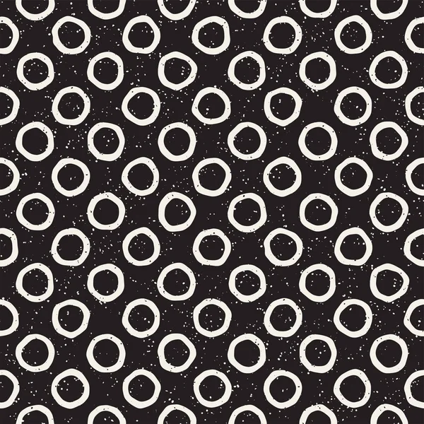 Elle çizilmiş stil etnik seamless modeli. Grungy geometrik şekiller arka plan siyah ve beyaz.