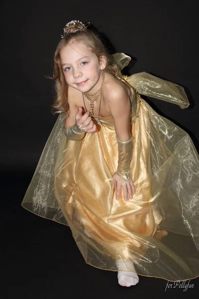 Lüks tarzda güzel gece elbisesi güzellik güzel kadın