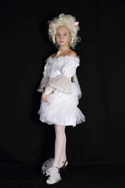 Girl in Studio Caravaggio Xviii tarzı esinlenerek çalışır