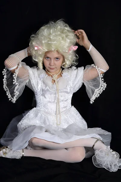 Girl in Studio Caravaggio Xviii tarzı esinlenerek çalışır