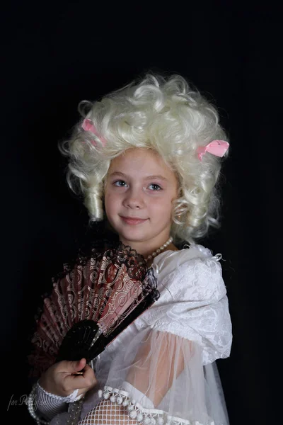 Girl in Studio Caravaggio Xviii tarzı esinlenerek çalışır