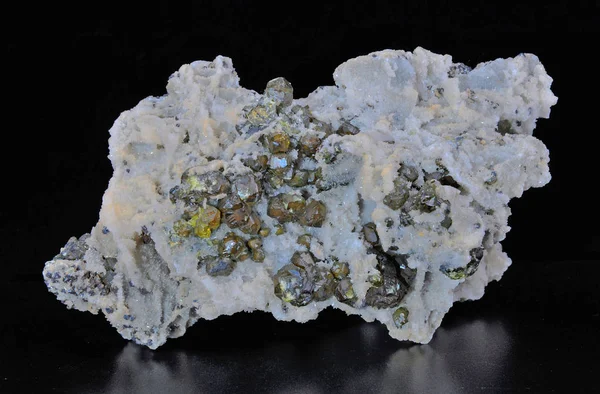 Ψευδάργυρος Λαμπρή Μείγμα Κρύσταλλοι Σφαλερίτη Στο Πέτρωμα Χαλαζία — Φωτογραφία Αρχείου