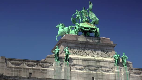Памятник Триумфальной Арке Брюсселя Парке Cinquantenaire — стоковое видео