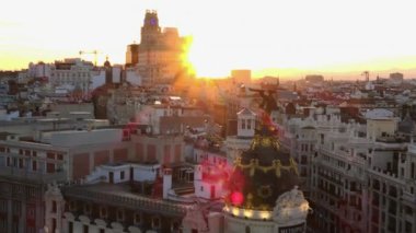 Gün batımı Madrid Gran Via Rating çatı üstten Metropolis görünüm 4k, panorama, gerçek zamanlı