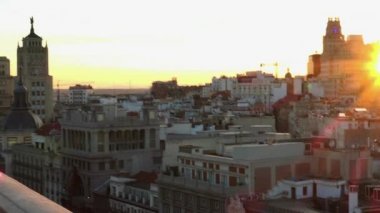 Gün batımı Madrid Gran Via Rating çatı üstten Metropolis görünüm 4k, panorama, gerçek zamanlı