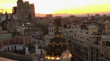 Gün batımı Madrid Gran Via Rating çatı üstten Metropolis görünüm 4k, panorama, gerçek zamanlı