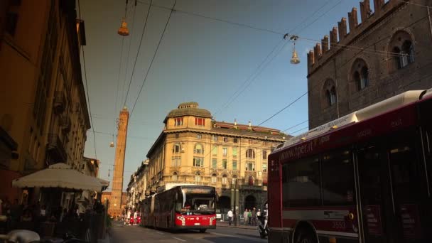 Μπολόνια Ιταλία Γύρω Στο 2018 Rizzoli Street View Διάσημα Δύο — Αρχείο Βίντεο