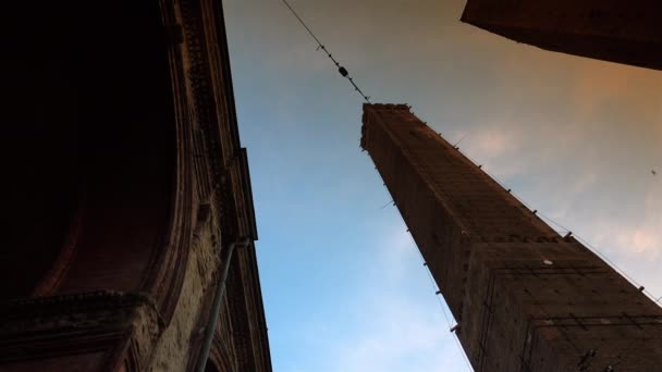 Dua Menara Bologna Menara Asinelli Dan Menara Garisenda Bologna Italia — Stok Video