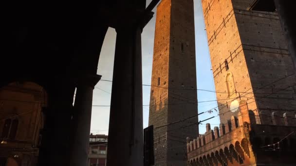 Bologna Asinelli Iki Kule Garisenda Kuleleri Bologna Talya Gün Batımında — Stok video