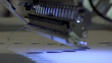 Otomatik modern dikiş makinesi nakış deseni, endüstriyel nakış ekipmanları. Tekstil Manufacturers.Industrial tekstil fabrikası, tekstil fabrikası. Tekstil Sanayi