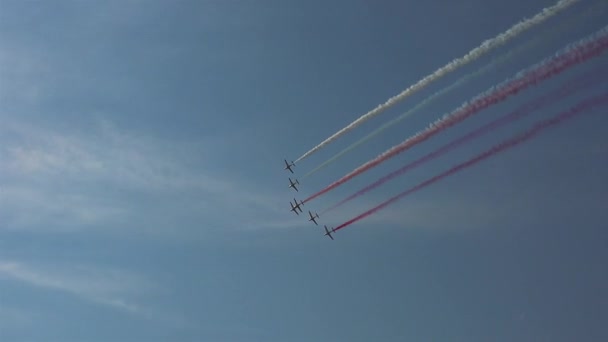 루마니아 부카레스트 2018 Airshow Aerobatic 스포츠 비행기 항공기 퍼레이드 글라이더 — 비디오