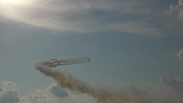 Rumänien Bukarest 2018 Airshow Kunstflug Sportflugzeug Akrobatik Parade Segelflug Voreingenommenheit — Stockvideo