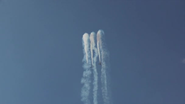 Rumänien Bukarest 2018 Airshow Kunstflug Sportflugzeug Akrobatik Parade Segelflug Voreingenommenheit — Stockvideo