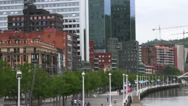 Bilbao Spain Sekitar Tahun 2017 Cityscape Bilbao City Landskap River — Stok Video