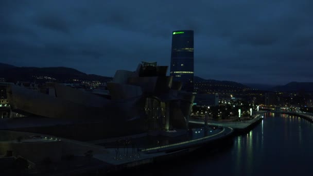 ビルバオ スペイン 2017 ビルバオ グッゲンハイム美術館 現代美術館 カナダ アメリカの建築家フランク ゲーリーによって設計されました ビルバオ — ストック動画