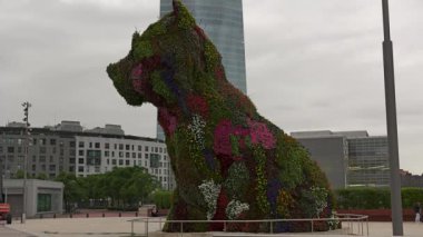 Bilbao, İspanya - 2017 yaklaşık: Guggenheim Müzesi Bilbao olduğunu Kanadalı-Amerikalı mimar Frank Gehry tarafından tasarlanmış modern ve Çağdaş Sanat Müzesi. Bilbao, Bask Bölgesi,