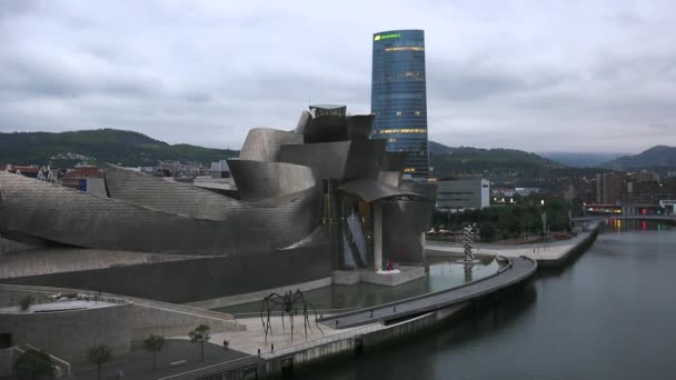 Bilbao Spanje Circa 2017 Guggenheim Museum Bilbao Een Museum Voor — Stockvideo