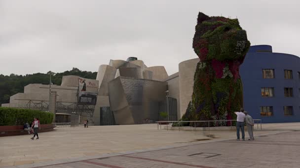 Bilbao Spanya 2017 Yaklaşık Guggenheim Müzesi Bilbao Olduğunu Kanadalı Amerikalı — Stok video