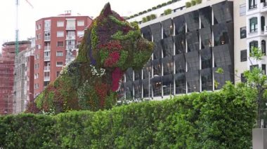 Bilbao, İspanya - 2017 yaklaşık: Guggenheim Müzesi Bilbao olduğunu Kanadalı-Amerikalı mimar Frank Gehry tarafından tasarlanmış modern ve Çağdaş Sanat Müzesi. Bilbao, Bask Bölgesi,