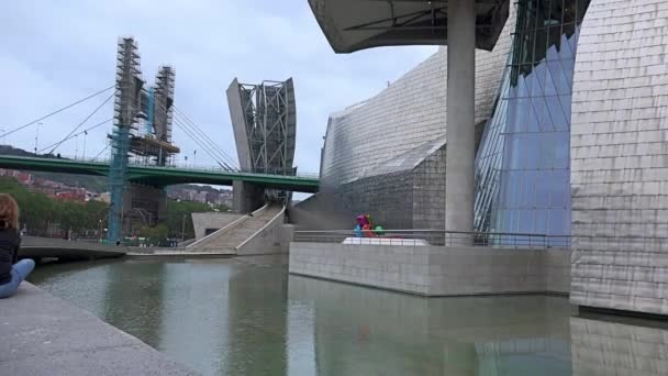 Bilbao Spain 2017 Guggenheim Museum Bilbao Museum Modern Contemporary Art — стоковое видео