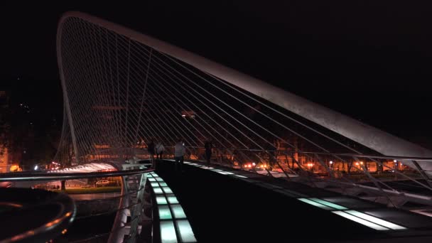 Bilbao Spanje Circa 2017 Zubizuri Bridge Santiago Calatrava Bilbao Spanje — Stockvideo