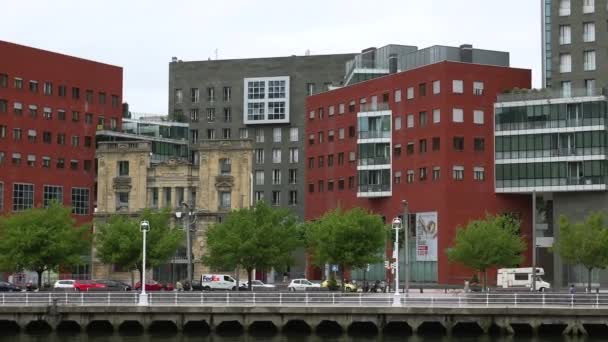 Bilbao Espanha Circa 2017 Ponte Zubizuri Santiago Calatrava Bilbau Espanha — Vídeo de Stock