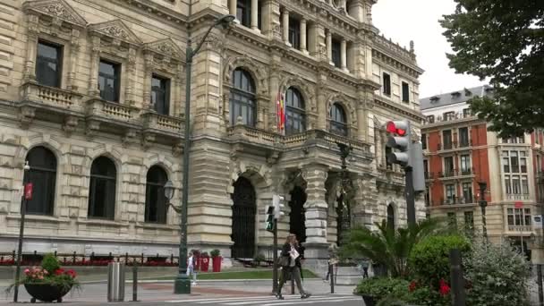 ビルバオ スペイン 2017 地方議会ホール 単に用いる宮殿とも呼ばれる コードの代理 ビスカヤ宮殿はフリースタンディング長方形の建物は しっかりと雄大な外観の — ストック動画