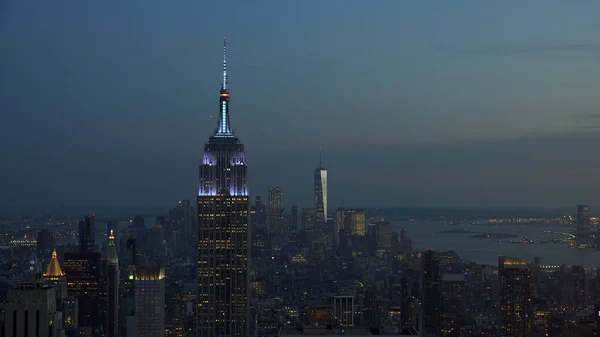 맨해튼 미드타운과 다운타운 빌딩의 일몰과 — 스톡 사진