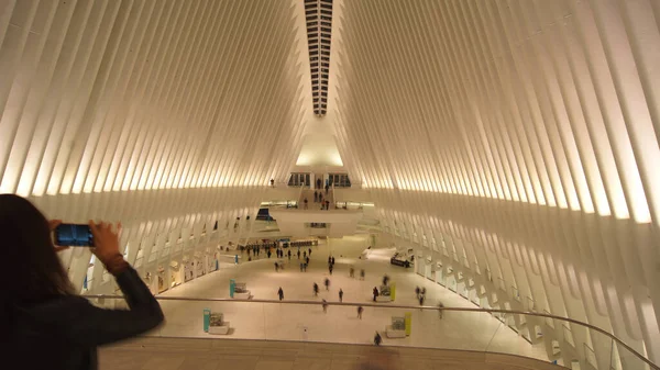 Νέα Υόρκη Circa2019 Αγοραστές Και Επιβάτες Περπατούν Στο Oculus Του — Φωτογραφία Αρχείου