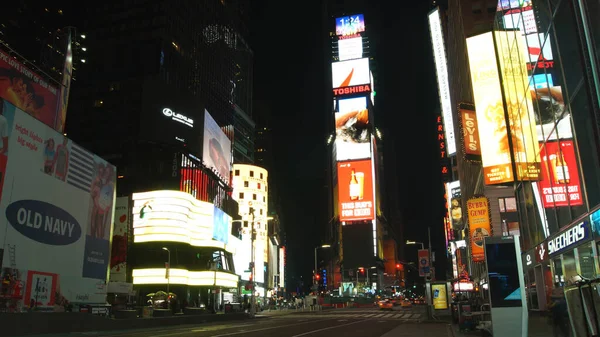 Νεα Υορκη Γύρω Στο 2019 Times Square Κυκλοφορίας Νύχτα Στη — Φωτογραφία Αρχείου