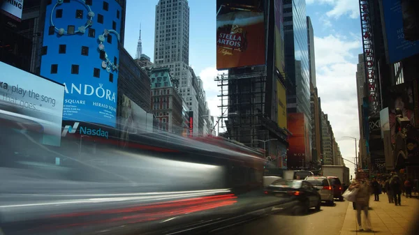 Nueva York City Circa 2019 Tráfico Nocturno Times Square Ciudad — Foto de Stock