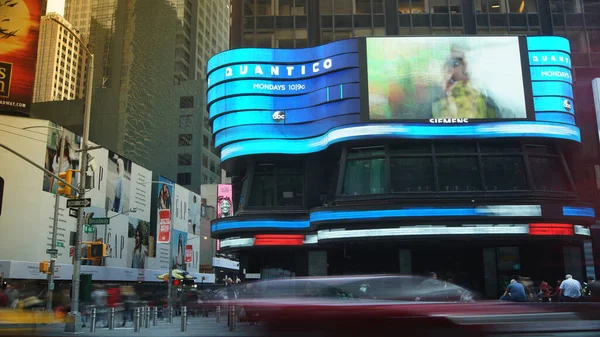 Νεα Υορκη Γύρω Στο 2019 Times Square Κυκλοφορίας Νύχτα Στη — Φωτογραφία Αρχείου